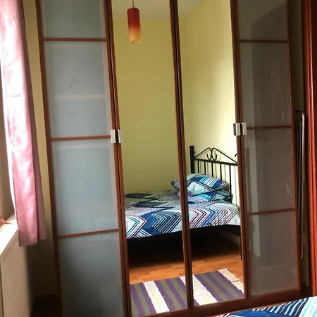 Super - Lovely One-bedroom On Victoriei Avenue Bukarest