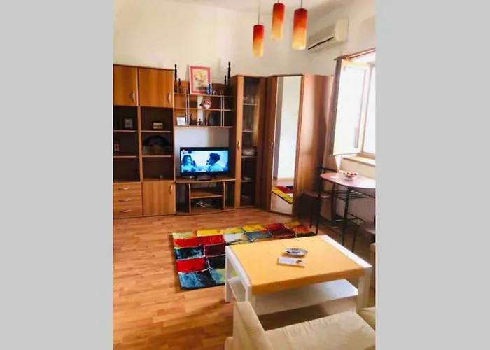 Super - Lovely One-bedroom On Victoriei Avenue Bükreş