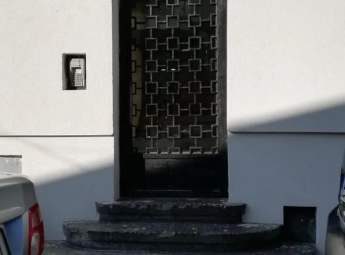 Super - Lovely One-bedroom On Victoriei Avenue * Бухарест