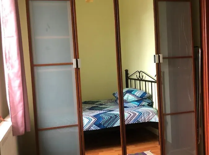 Super - Lovely One-bedroom On Victoriei Avenue Bükreş